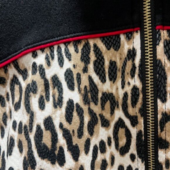 sold Chico's Zenergy Leopard zip up jacket - Active Wear - Picture 6 of 10